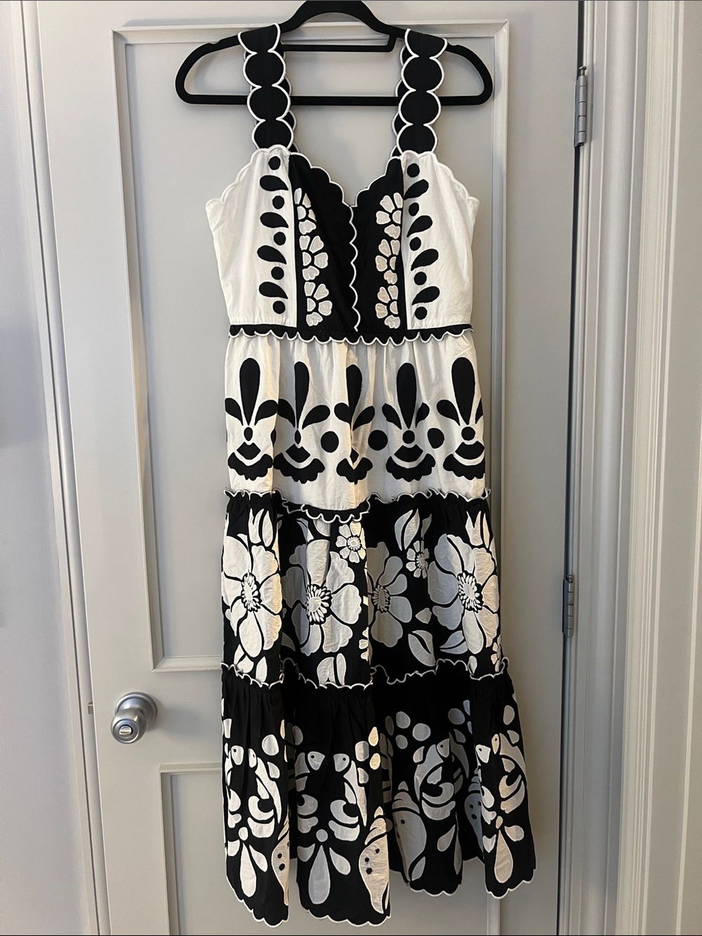 FARM Rio Black & White Floral Tiered Maxi Dress - Picture 1 of 8